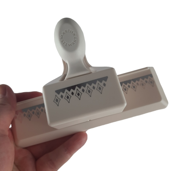 Retired Martha Stewart Border Punch Paper Scrapbooking Card Making - Picture 4 of 6